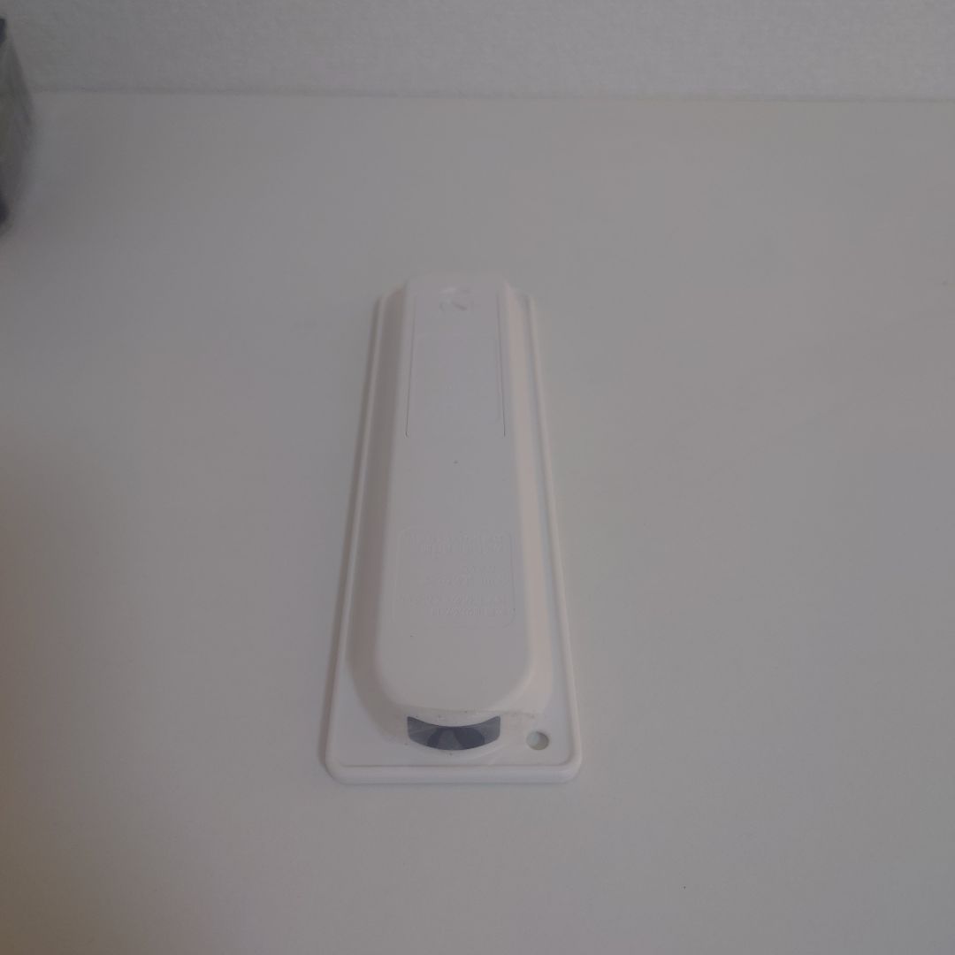 【極美品】シャープ ポータブル液晶テレビ AQUOS ホワイト 2T-C12AF