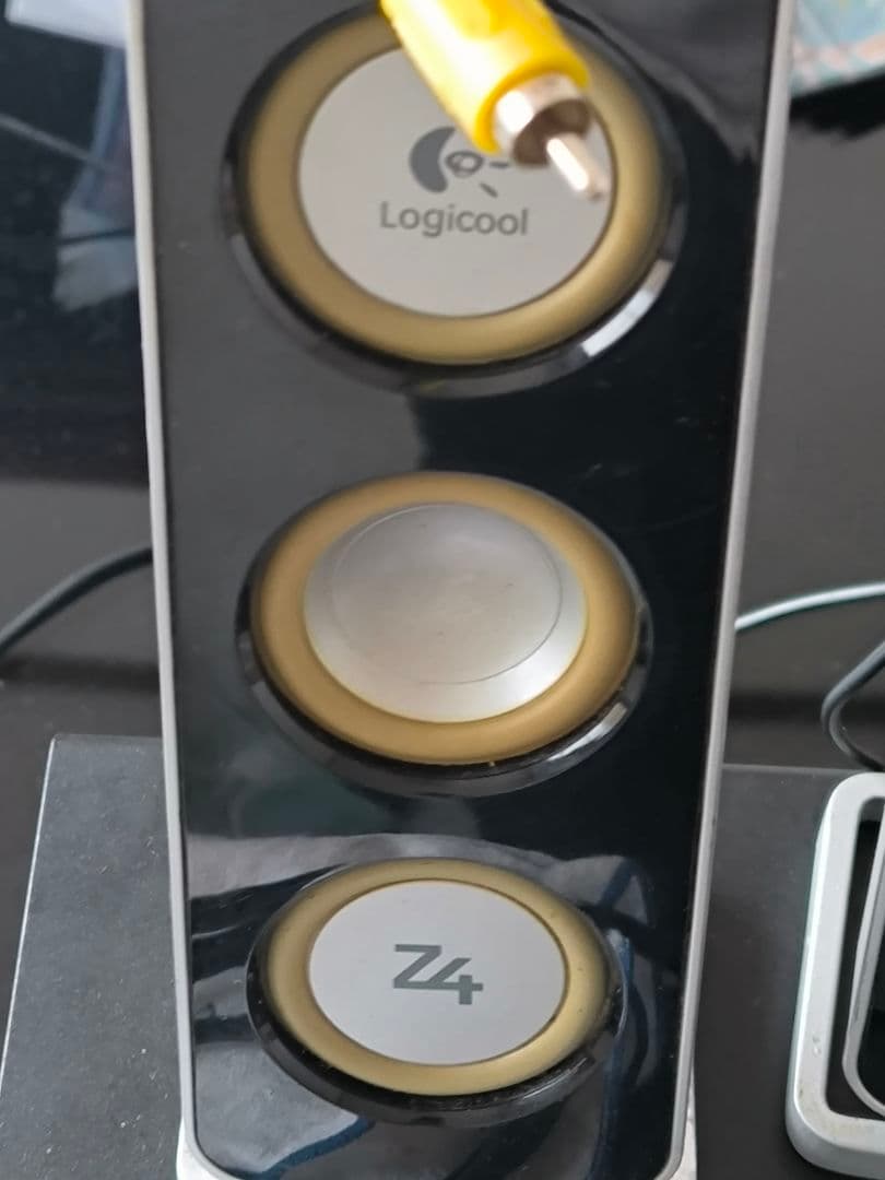 Logicoo 2.1チャンネルスピーカーセット重低音、可動品、動作確認済み