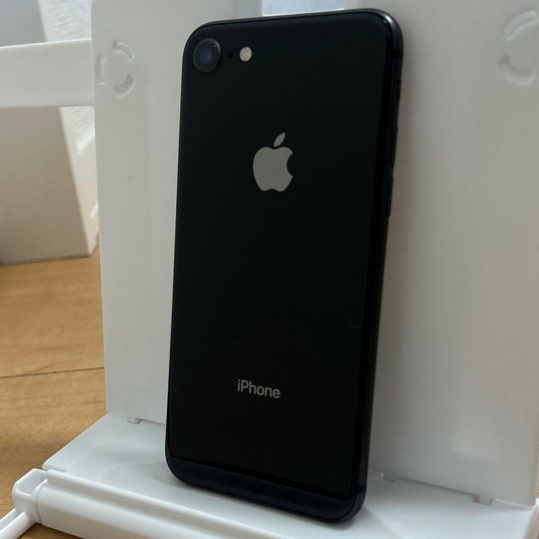 iPhone 8 スペースグレー　初期化済