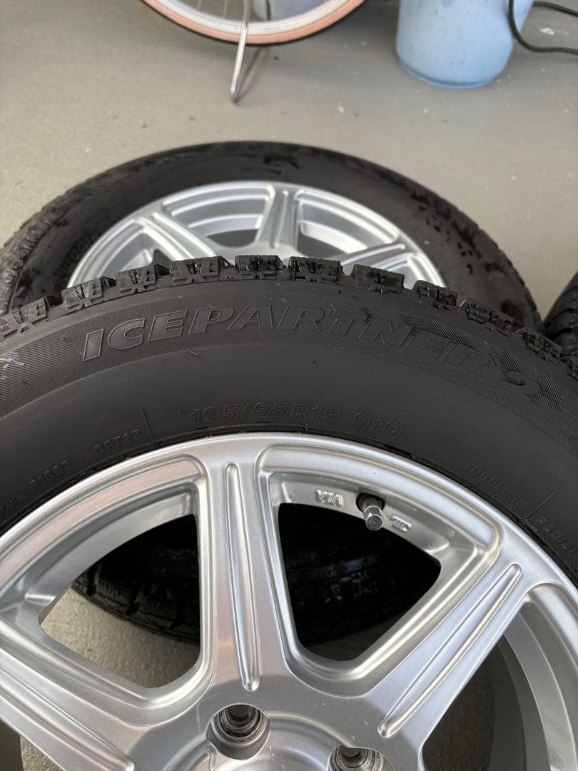 195/65R15ブリジストンスタッドレスタイヤ