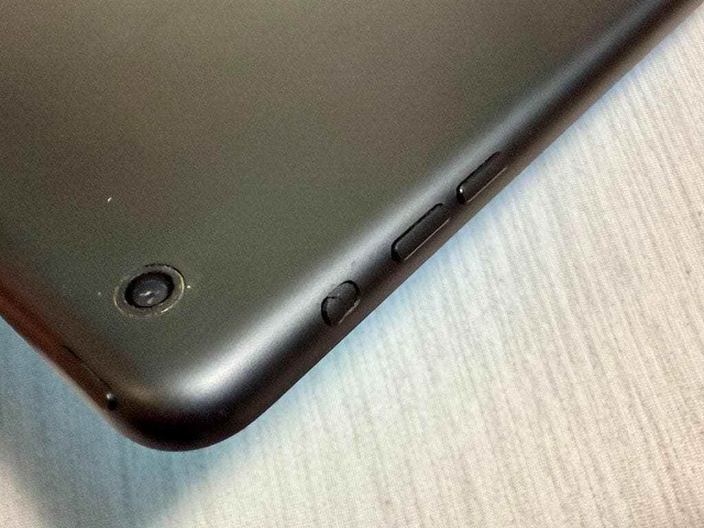 iPad（第5世代）128GB Wi-Fi＋CellularとiPadmini付