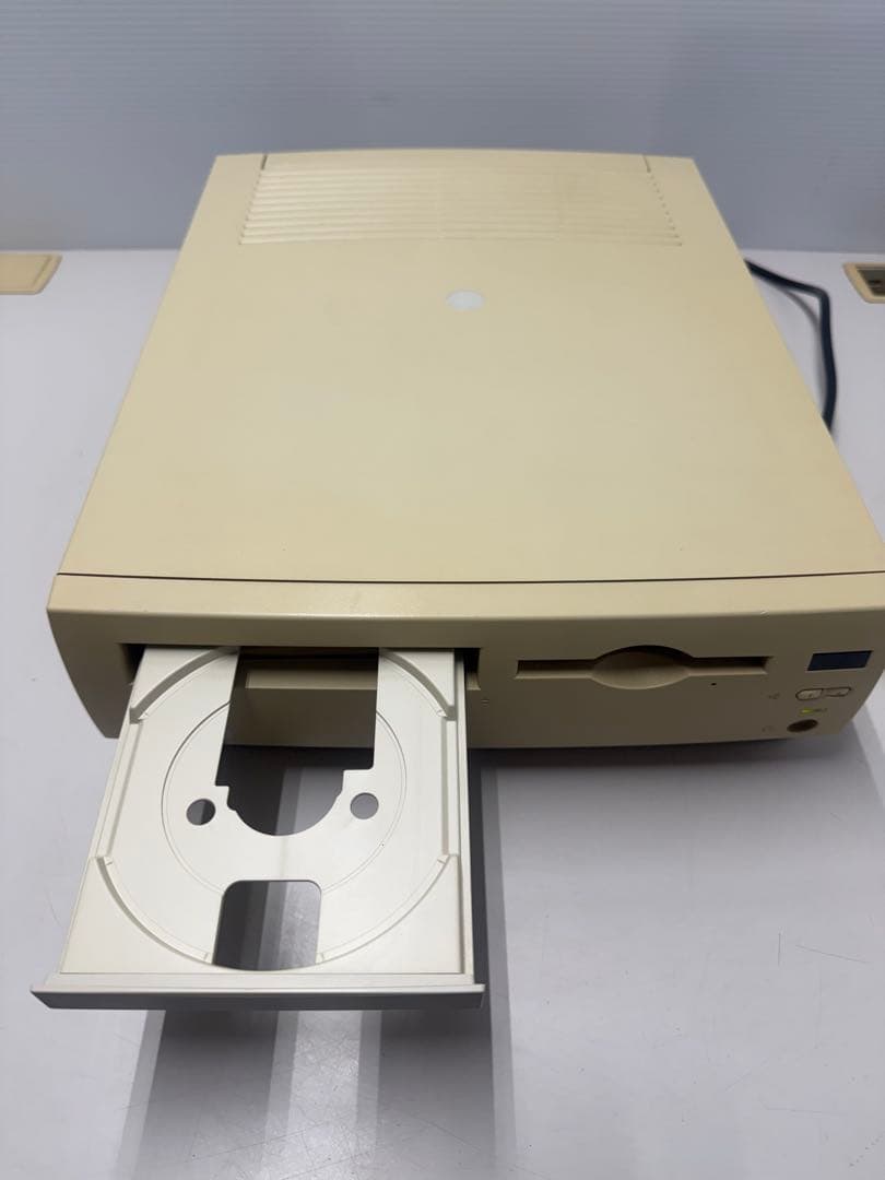 Apple Macintosh LC630 起動確認済 本体のみ 現状品
