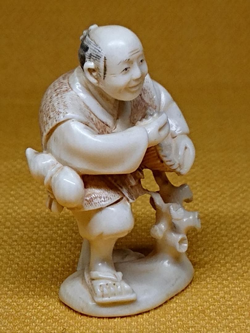 人形　 細密彫刻　根付　天然素材　置物　インテリア　工芸品　美術品　A2982