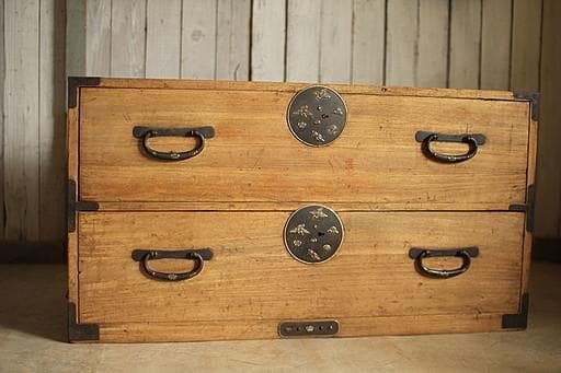 味のある丸金具時代箪笥　桐箪笥　抽斗2段　タンス　収納　古家具　古民家　時代家具