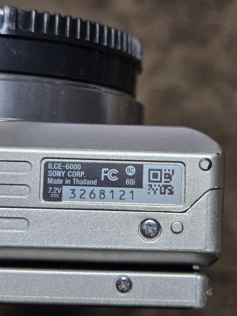 SONY α6000 ボディ単体 シルバー｜バッテリー・チャージャー・SD付属