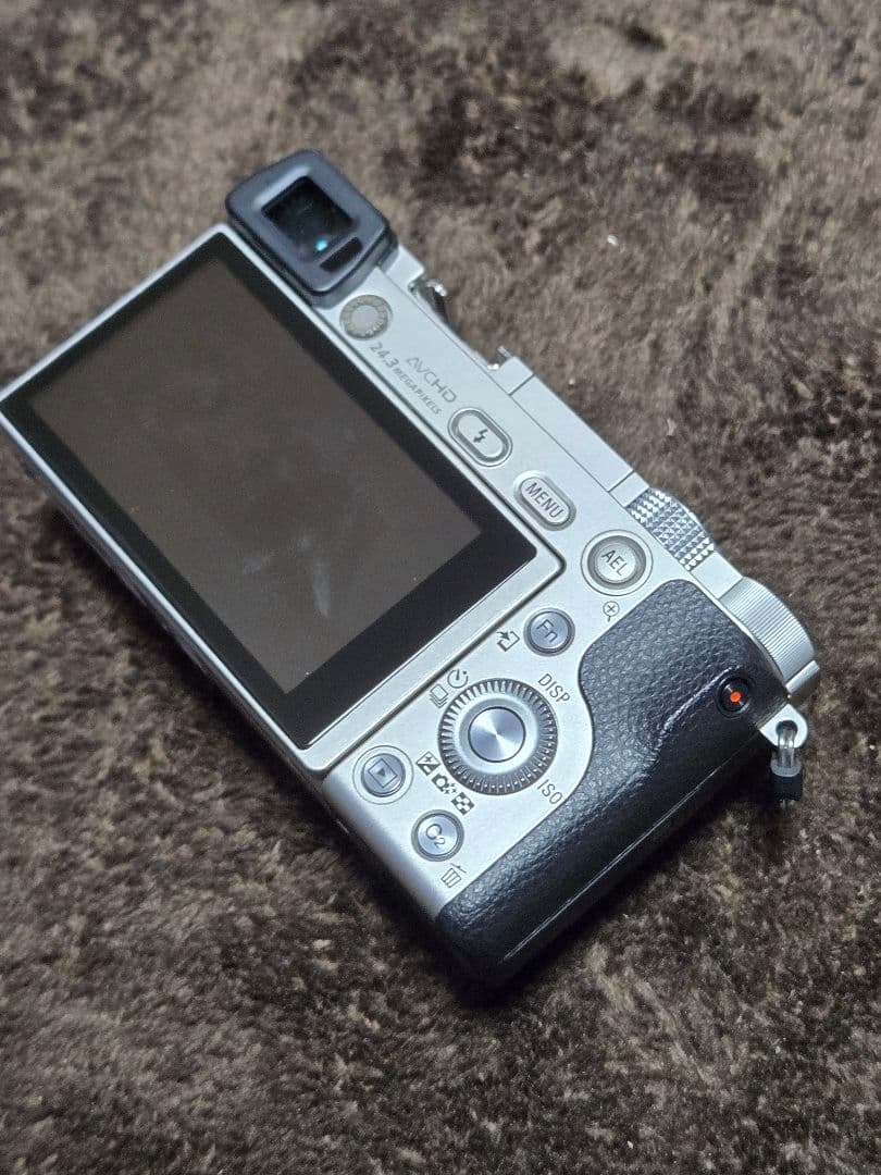 SONY α6000 ボディ単体 シルバー｜バッテリー・チャージャー・SD付属