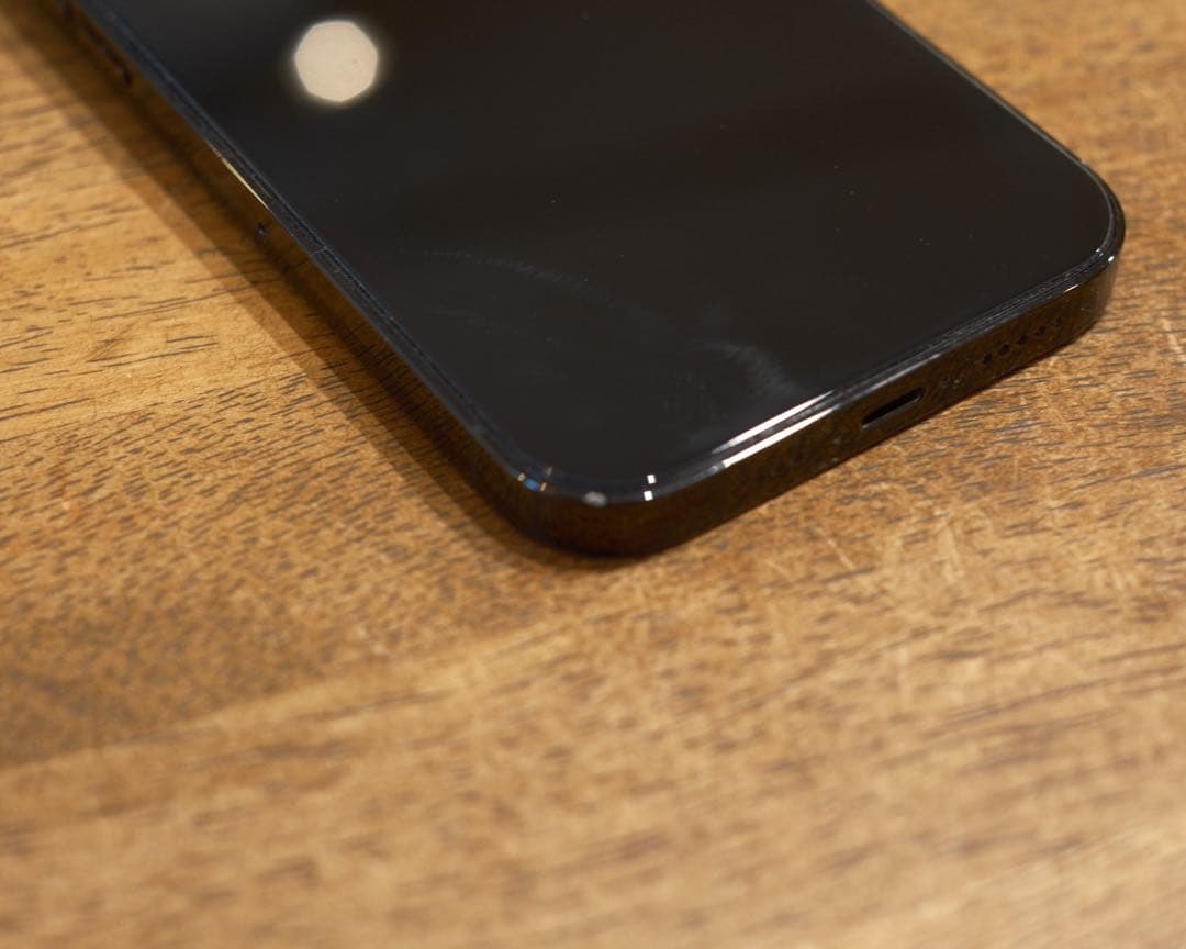 iPhone 14 Pro ケース付き　バッテリー交換済み　強化ガラスフィルム