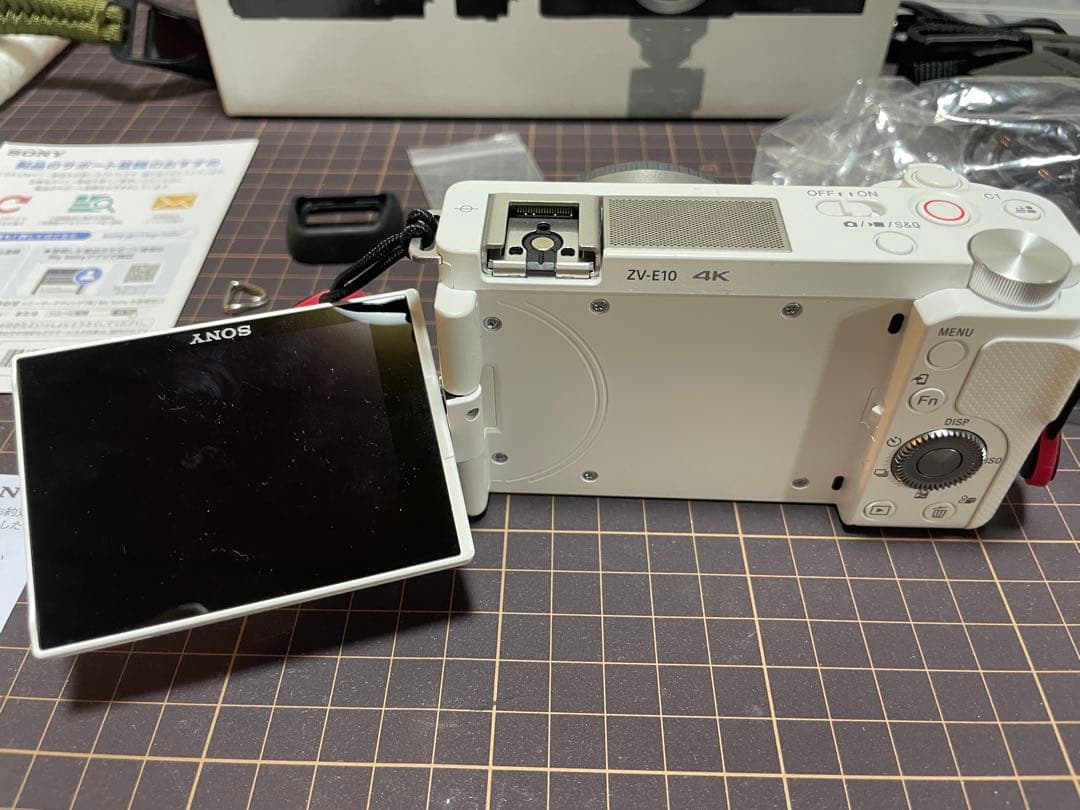 SONY ミラーレス一眼カメラ VLOGCAM ZV-E10ホワイト