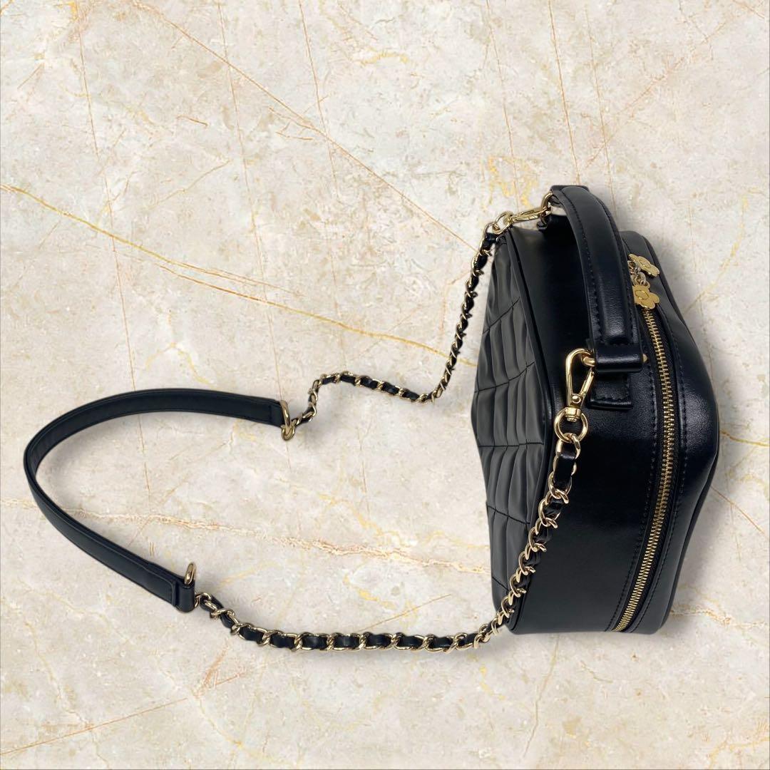 MARY QUANT スクエアキルトデイジーパッチ ブラック ショルダー キルト