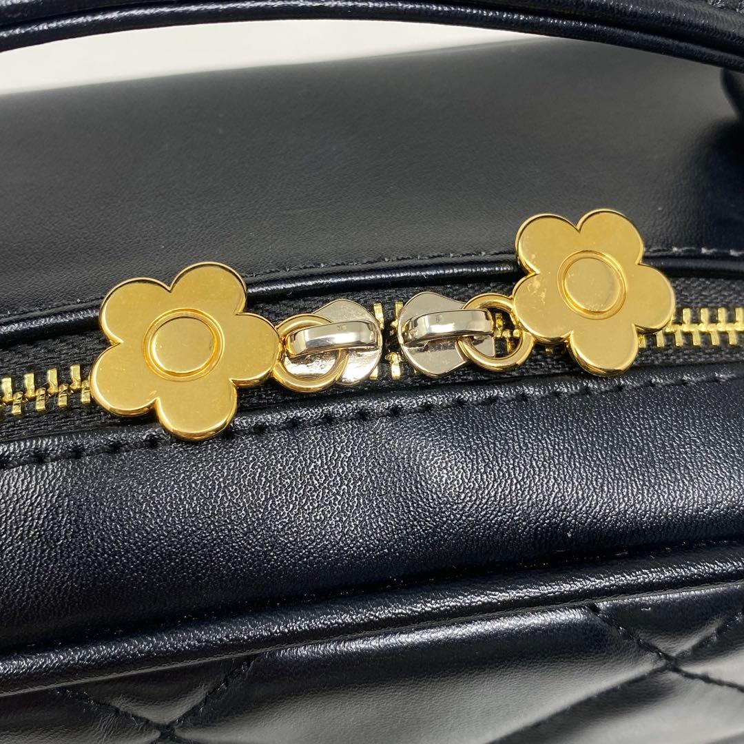 MARY QUANT スクエアキルトデイジーパッチ ブラック ショルダー キルト