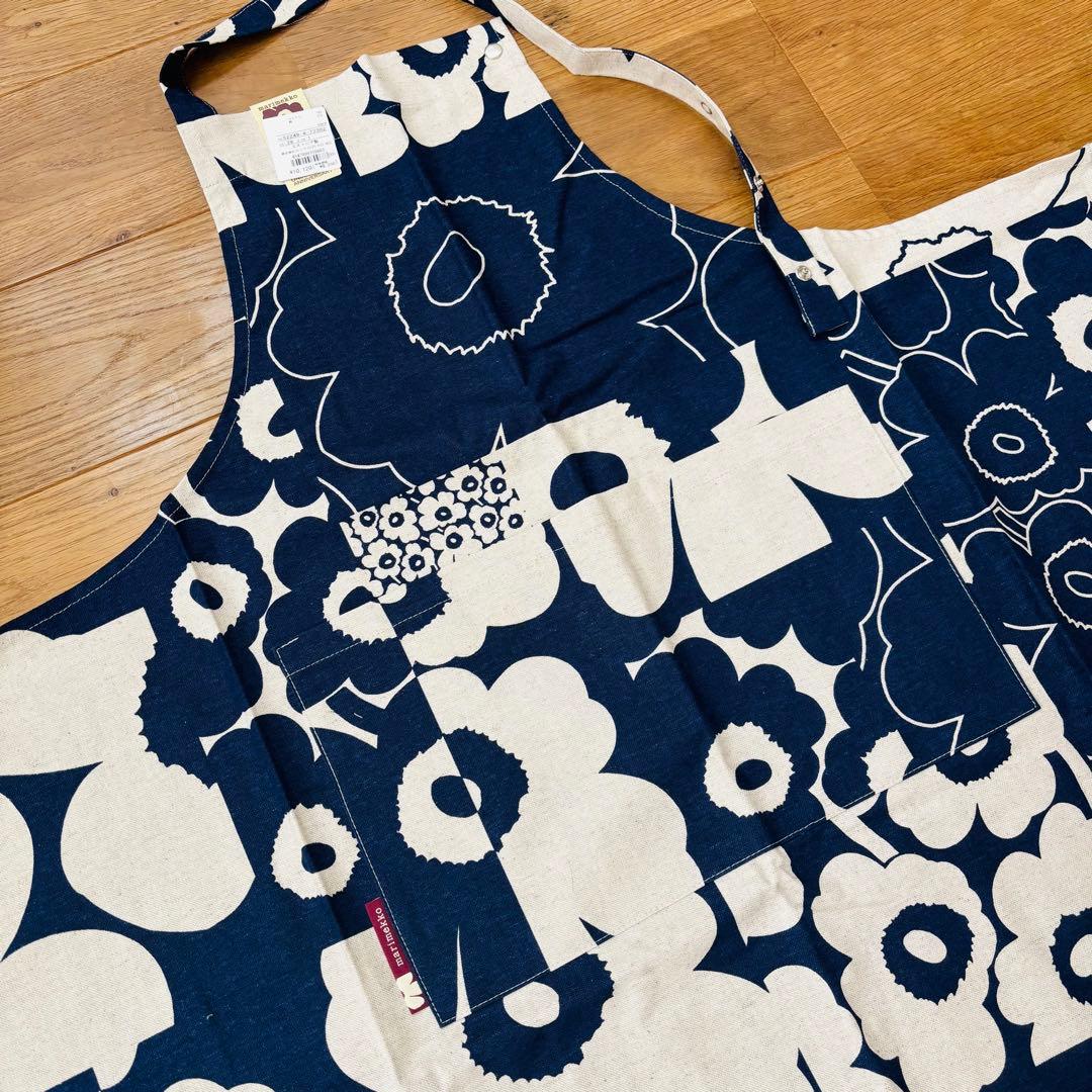 【大当たり柄】マリメッコ エプロン 60周年限定 ウニッコ 60th ネイビー