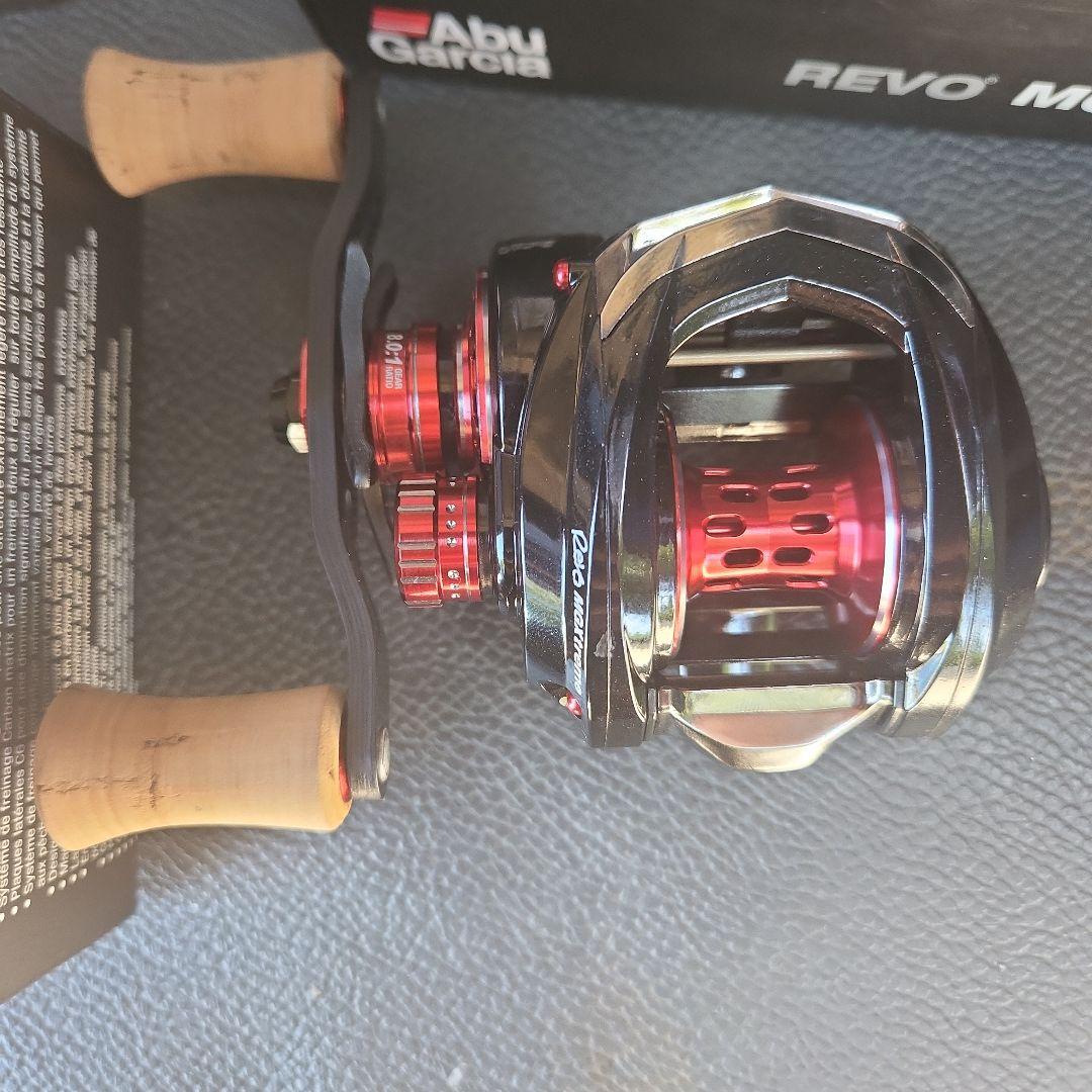 Abu Garcia REVO ベイトリール