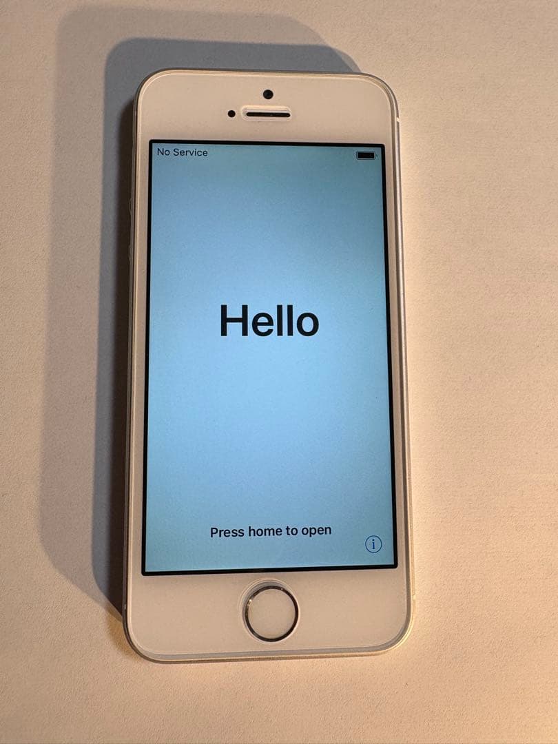 【美品】Apple iPhone SE シルバー 64GB