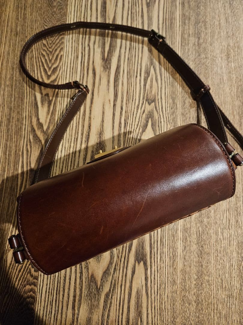 ebagos エバゴス ショルダーバッグ 紅藤