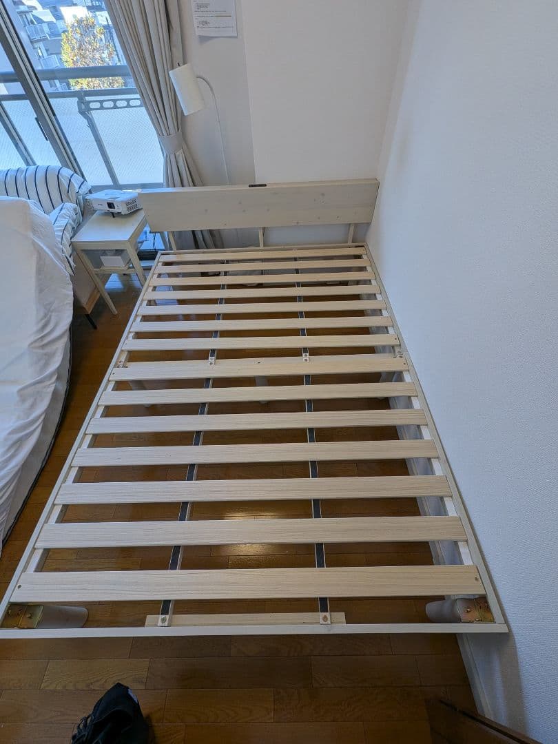 【超美品】ダブルベッド　すのこベッド ベッドフレーム 宮付き