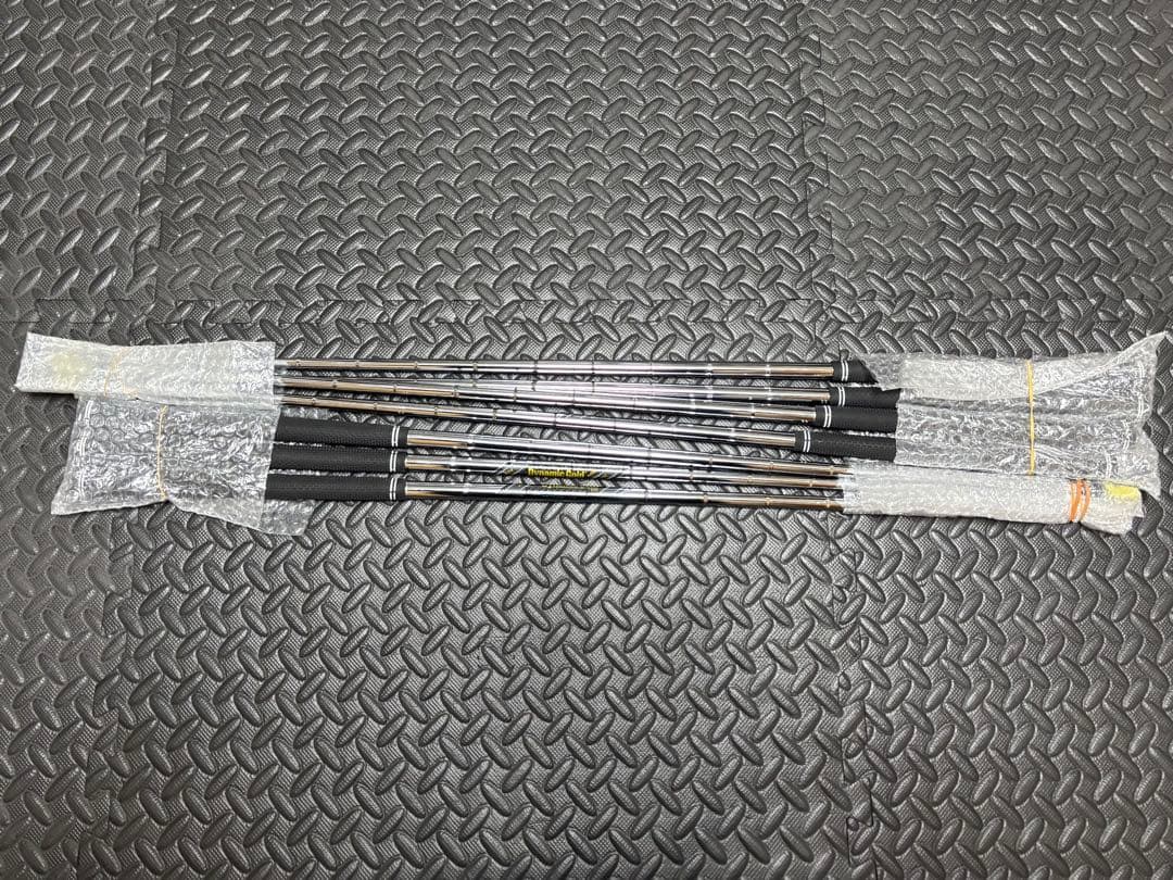 DG MID115 s200 4-p 7本　Dynamic Gold シャフト