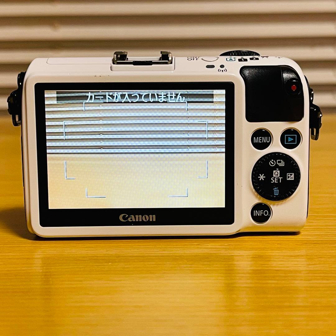 【美品】Canon EOS M2 ホワイト ミラーレス 一眼レフ デジタルカメラ