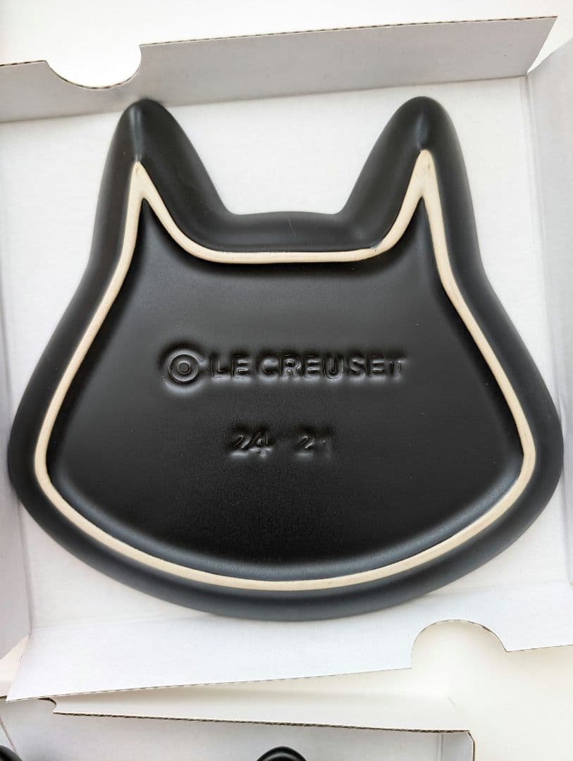 ル・クルーゼ ルクルーゼ ハロウィン ねこ プレート 2024年 マットブラック