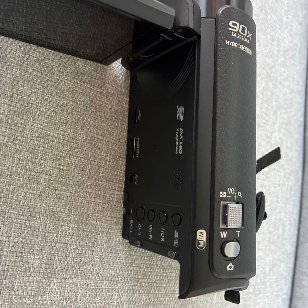 超美品　Panasonic HC-V495M ビデオカメラ 本体