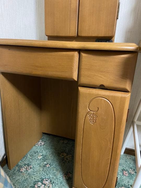 美品 送料込み 三面鏡のドレッサー 化粧台　IDC大塚家具 エレガント