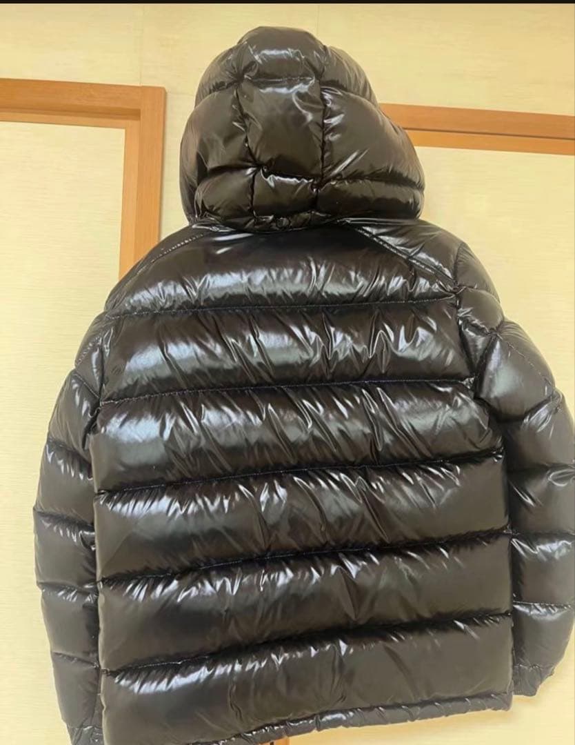 光沢ブラックダウンジャケット