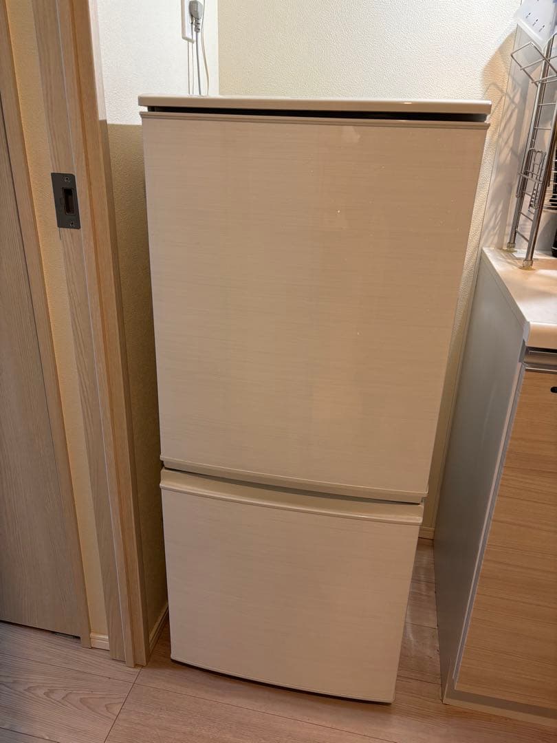 シャープ 冷蔵庫 SJ-D14C-W 137L 2ドア 右・左開き付け替えタイプ