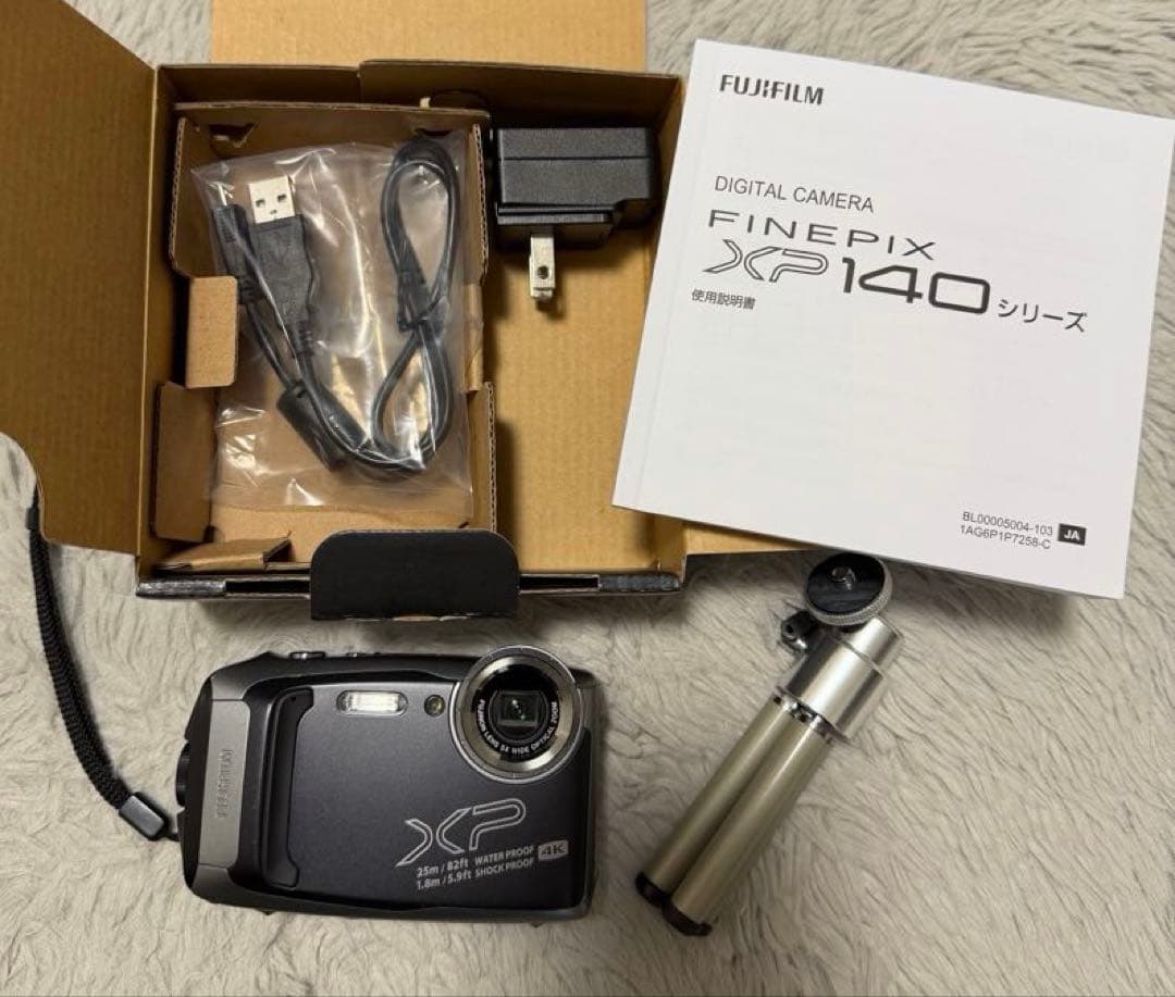 美品 FUJIFILM FinePix XP140 防水カメラ ダークシルバー