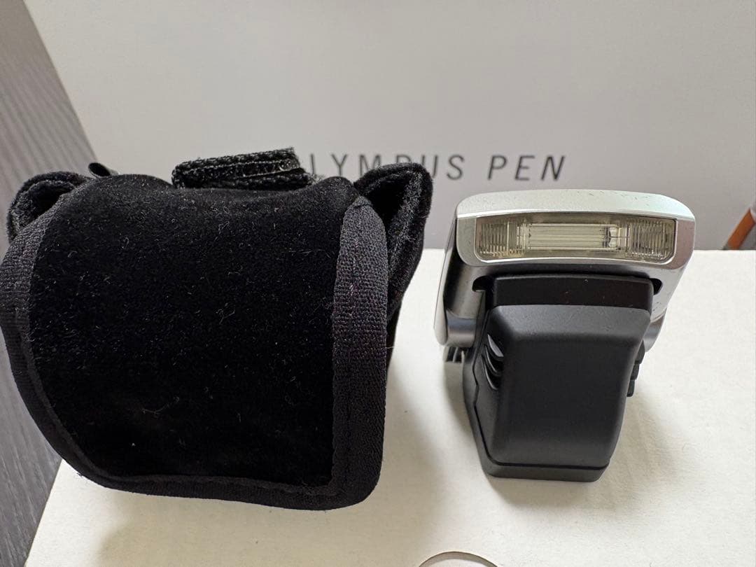 OLYMPUS PEN E-PL8 ミラーレスカメラ　ダブルレンズ　ダブルズーム