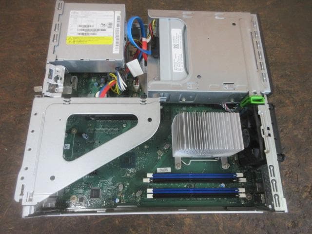 送料込★ 富士通 ESPRIMO D588/TX i7 8th Genジャンク