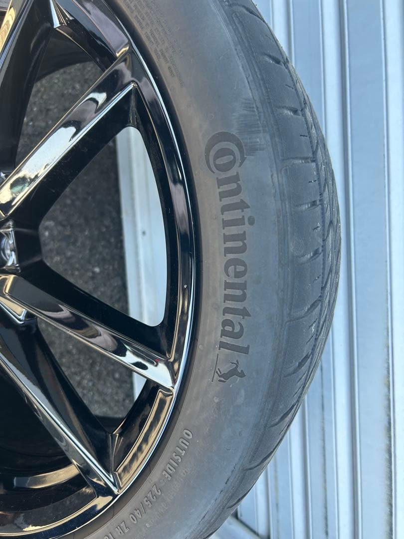 18インチ ブラックホイールセット Continentalタイヤ付き