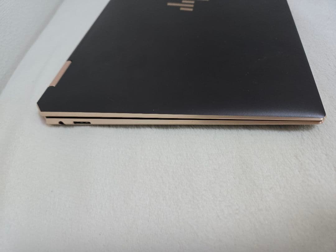 HP Spectre　x360−13−aw0023dx