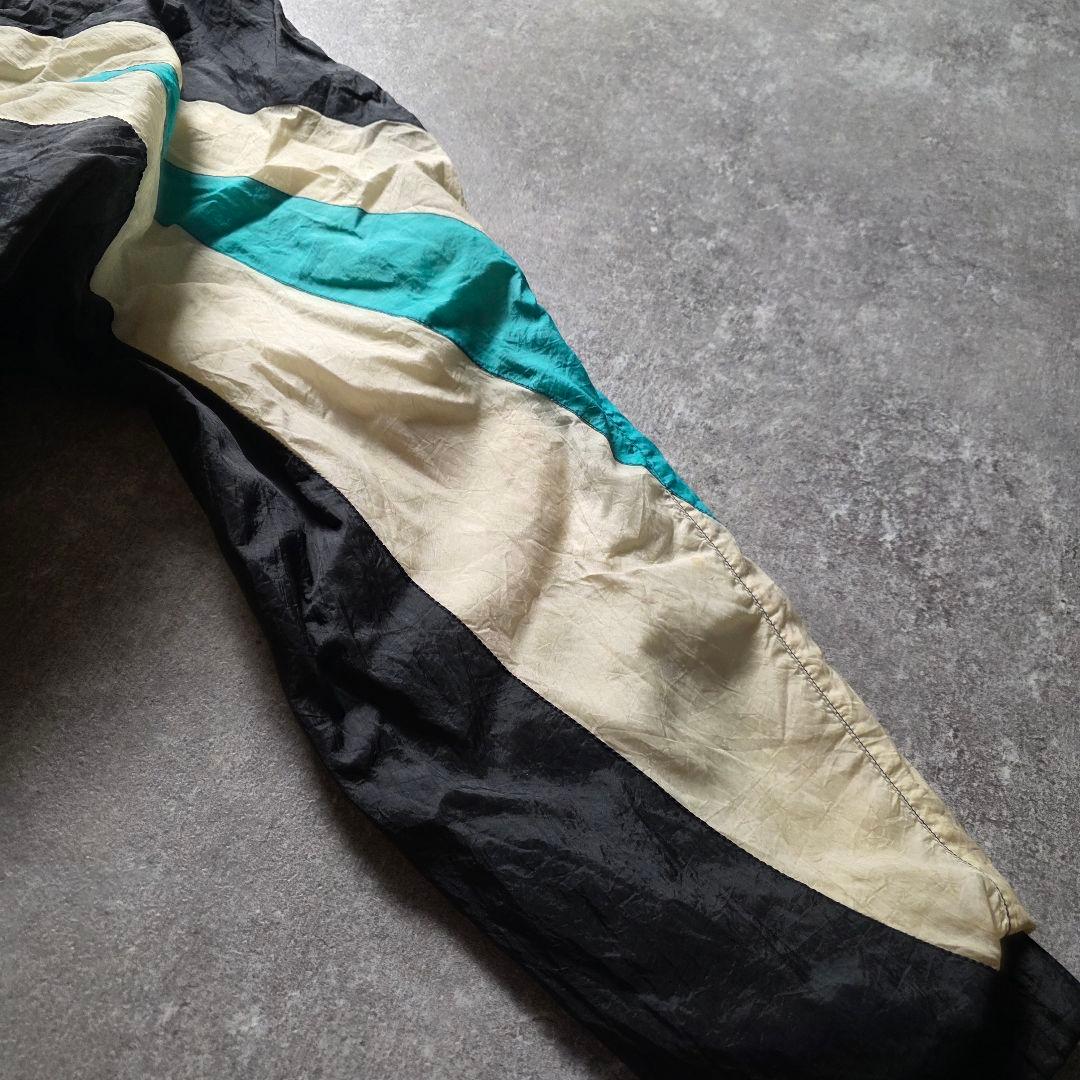 入手困難90sNBAバンクーバーグリズリーズナイロンジャケット刺繍ロゴ短丈バスケ