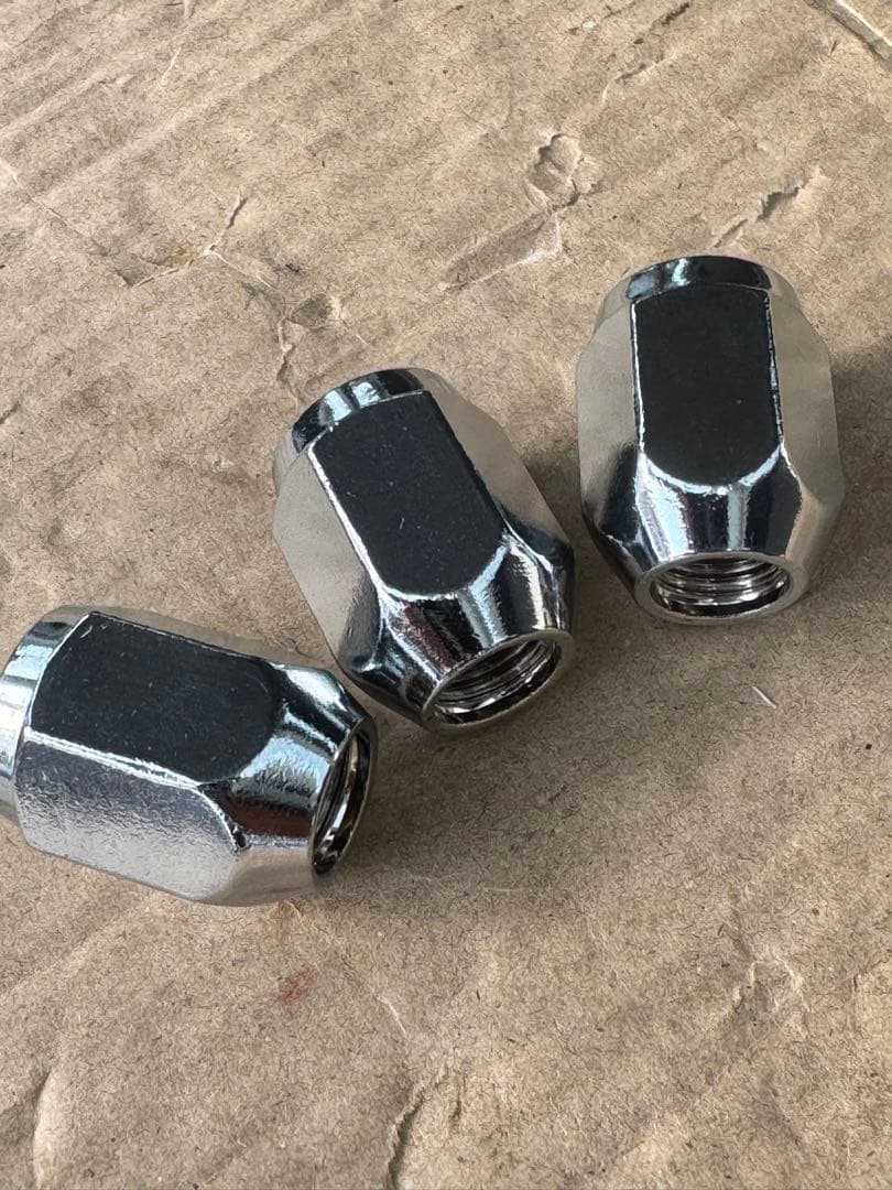 265/65R17 2023年製スタッドレス ハイラックス GUN125 プラド