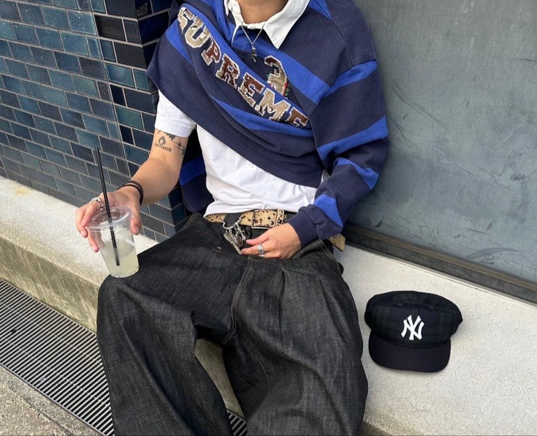 Supreme stripe rugby NAVY tigさん着用