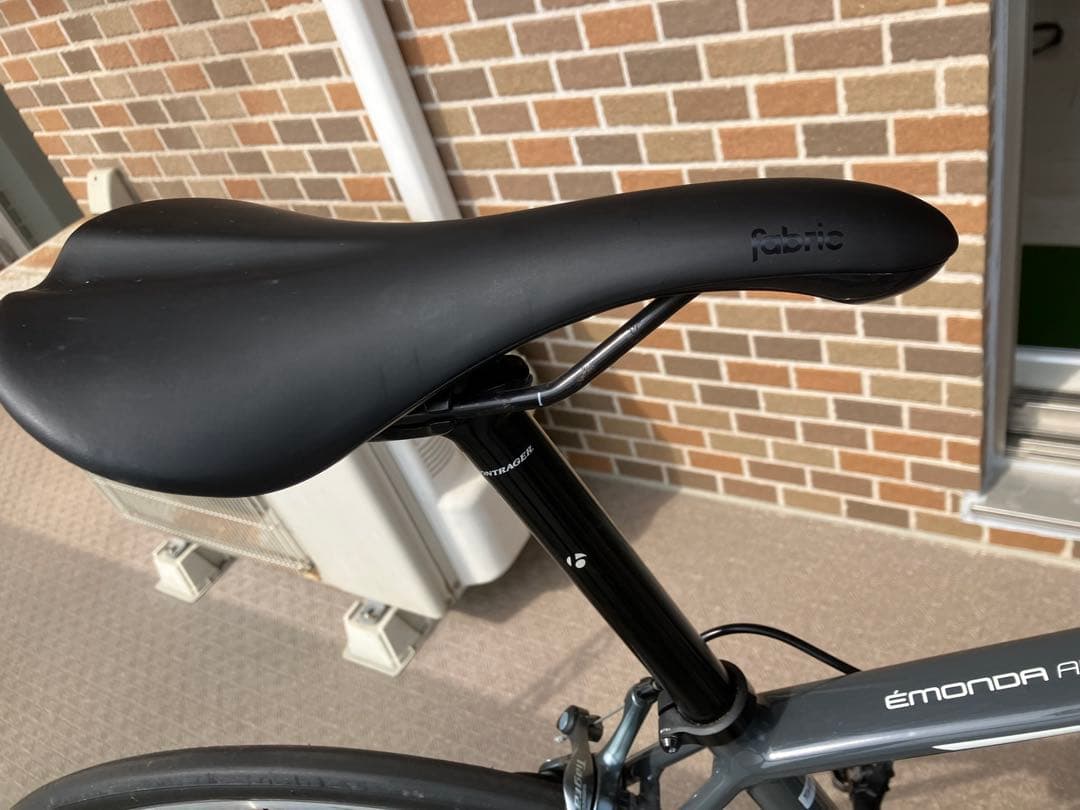 トレックEMONDA ALR4