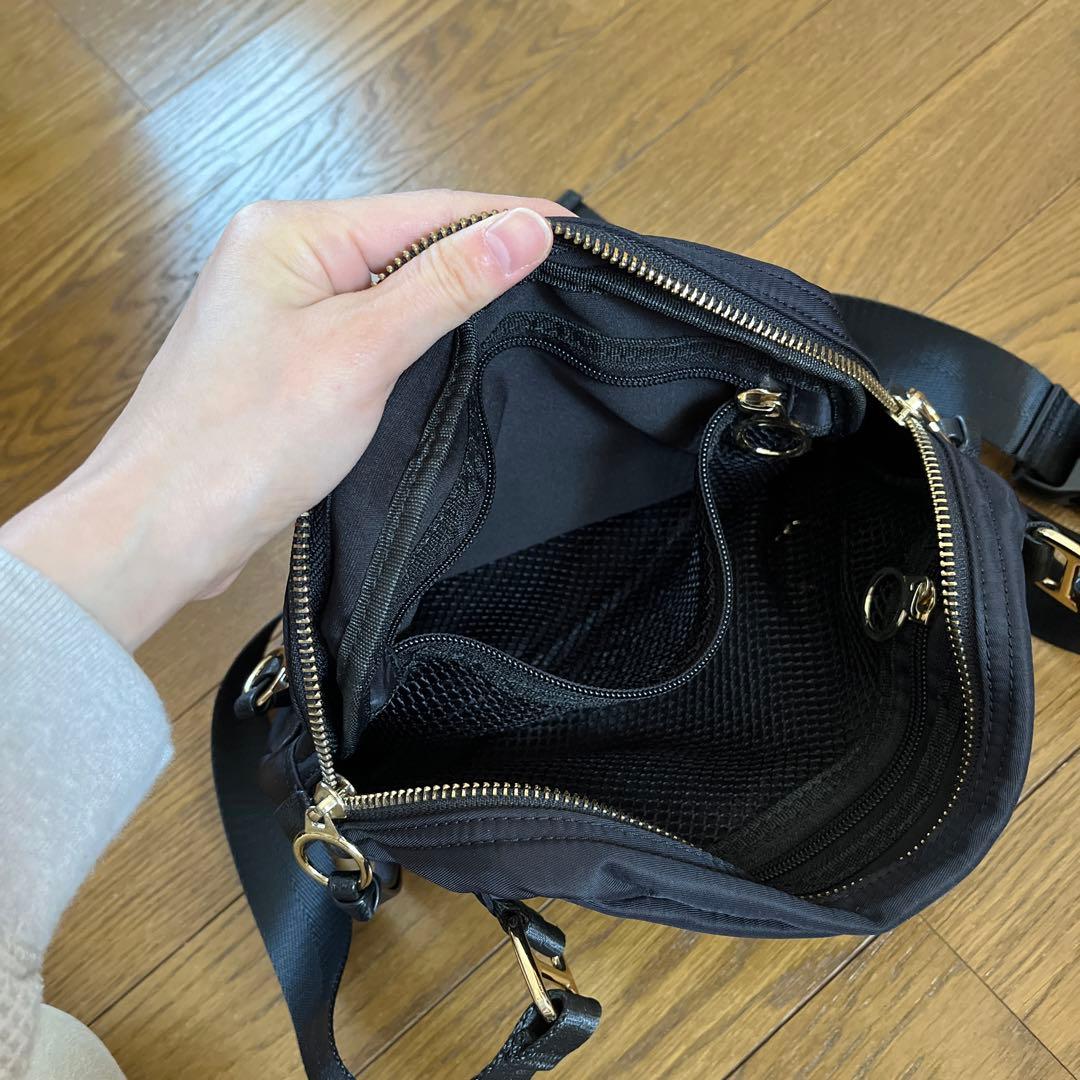 ヌエール ボディバッグ ショルダーバッグ 美品　限定お値下げ！！！