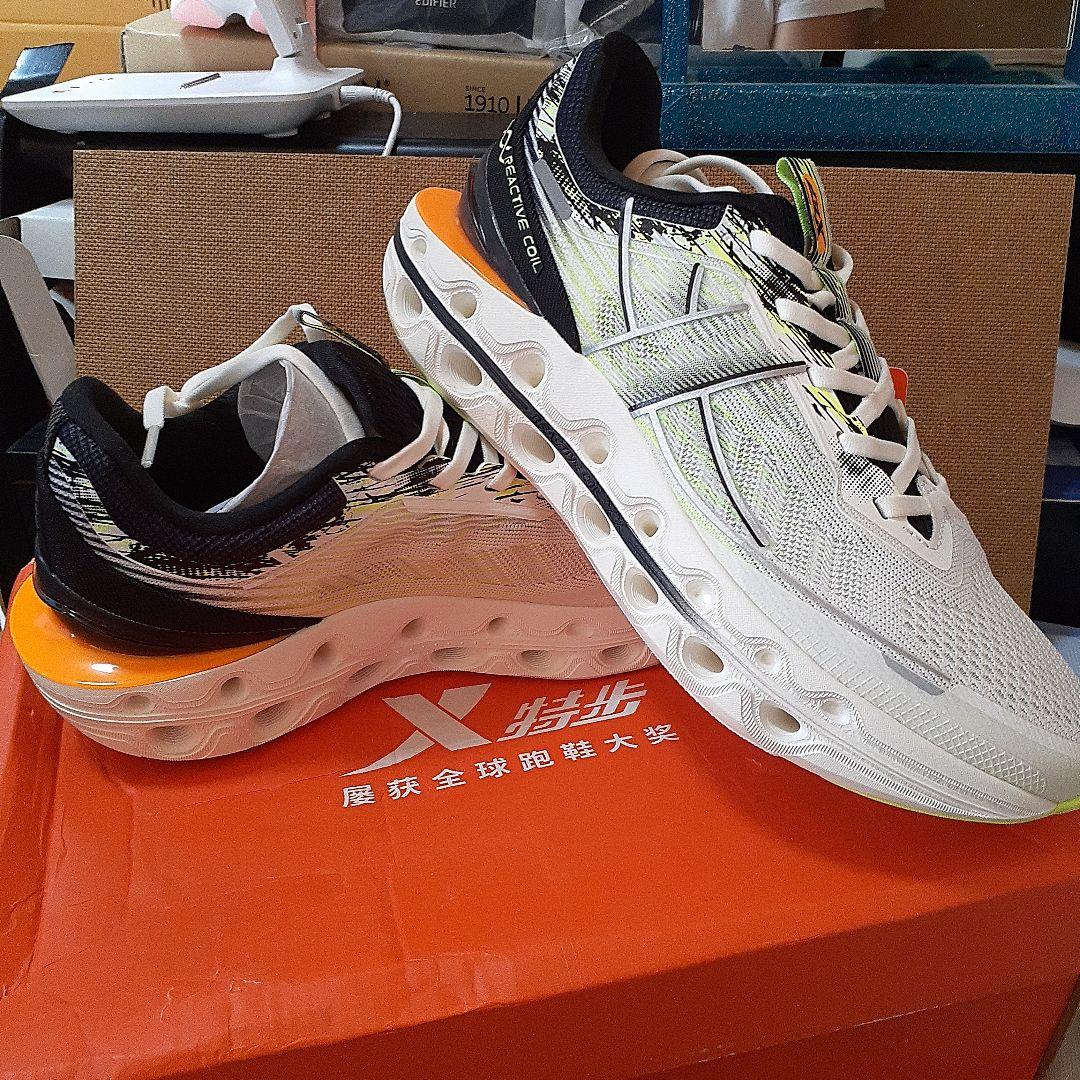 新品Xtep-メンズランニングシューズ【普段履きにお勧め】