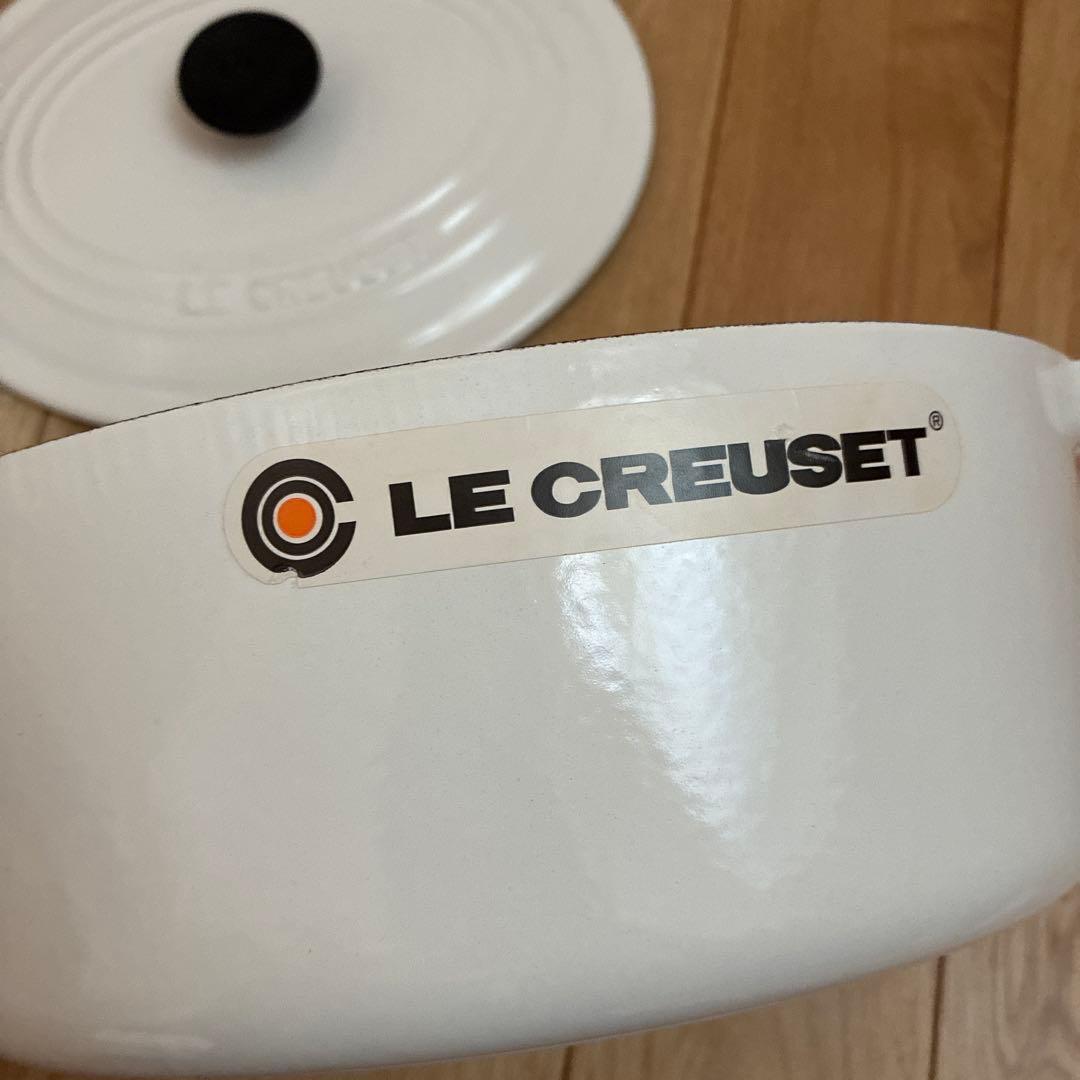 【新品】ル・クルーゼ LE CREUSET オーバル 25cm ホワイト 鍋