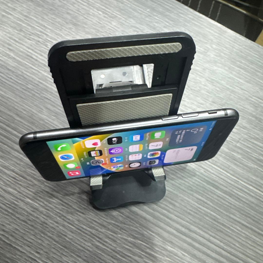 Apple iPhone 8 スペースグレー 本体64GB SIMフリー 333