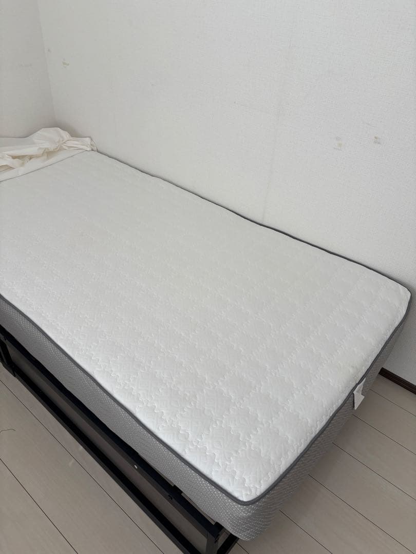 値下げ！シングルベッドフレーム スチール製 マットレス