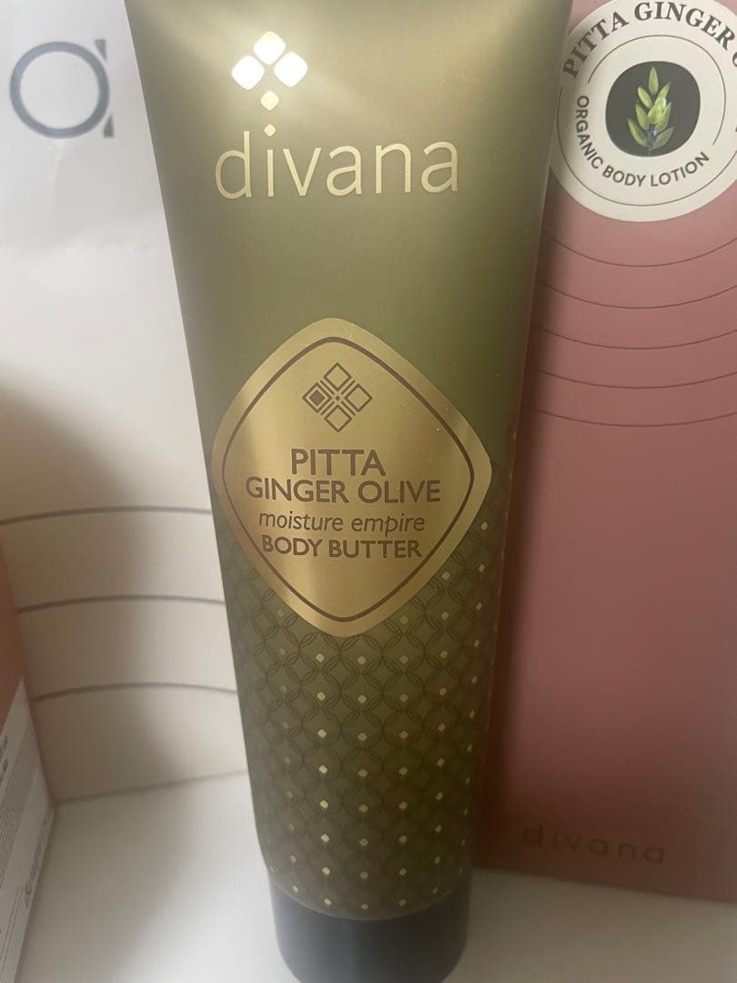 タイ Divana Spa ボディクリーム2点セット