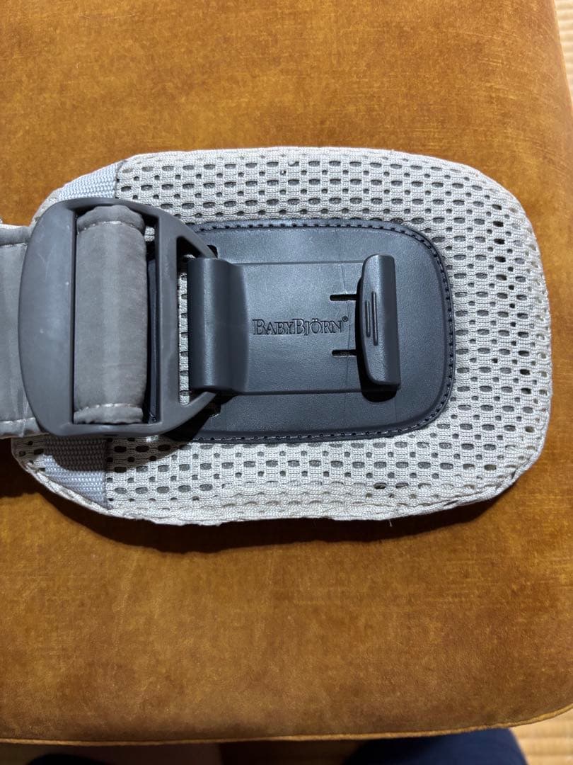 BabyBjorn 抱っこ紐　ハーモニー メッシュ クリーム