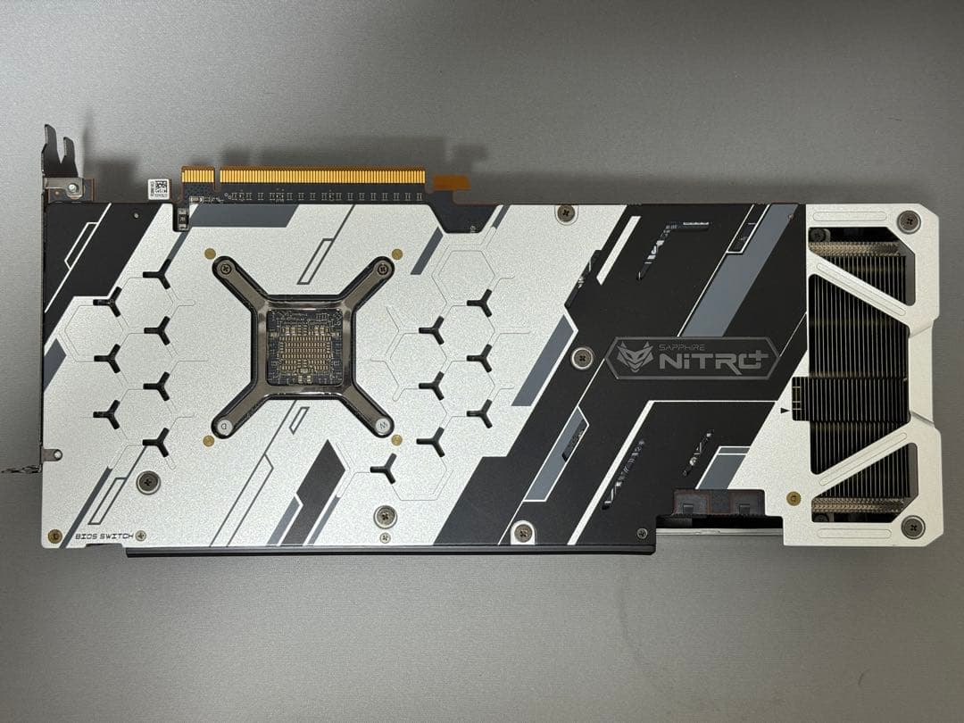 SAPPHIRE RX5700XT NITRO + グラフィックボード 3ファン