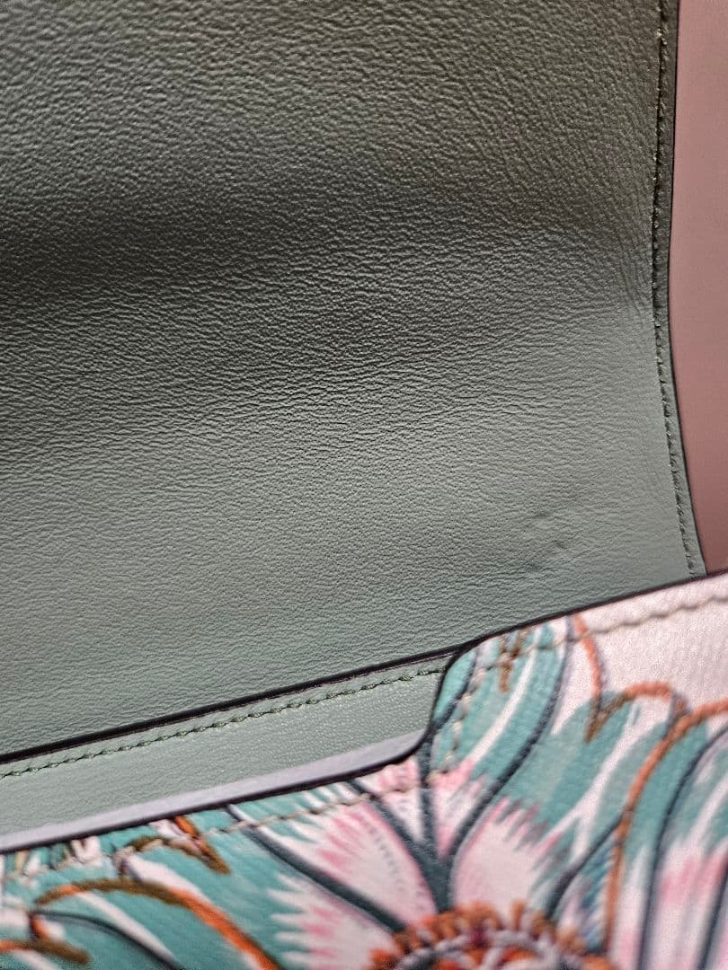 フェラガモ　ショルダーバッグ　値下げ不可