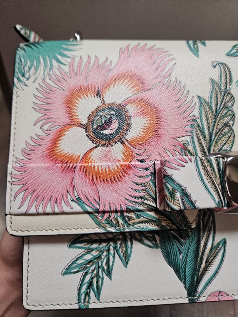 フェラガモ　ショルダーバッグ　値下げ不可