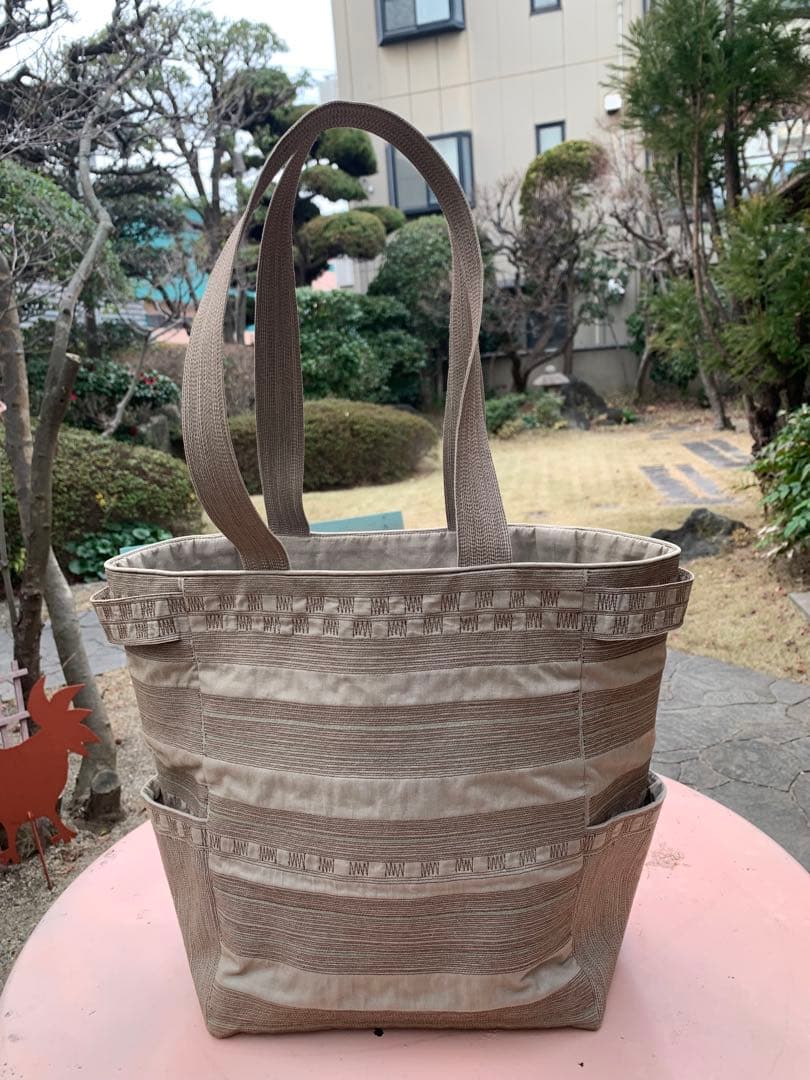 イッセイミヤケ　タマシャ　バック　ミシンステッチ　大容量のかなりの美品です。