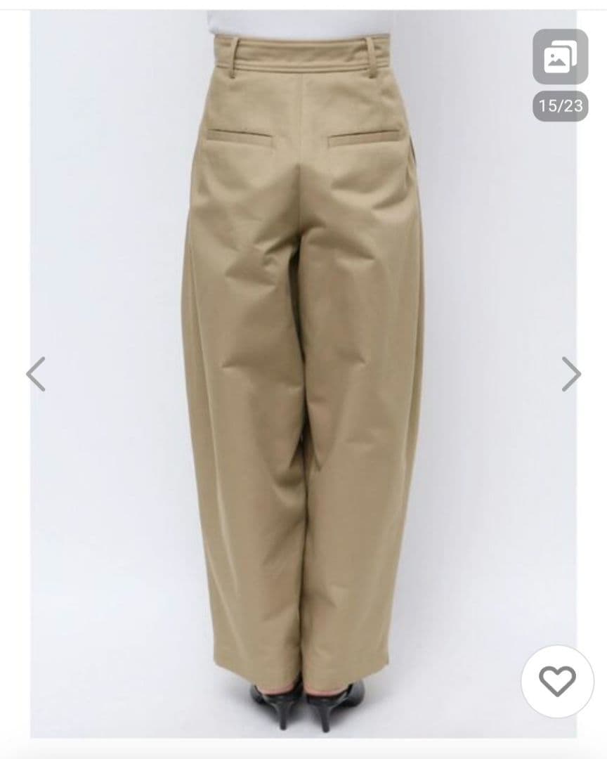 ベージュ タック入り ワイドパンツ/チノパン