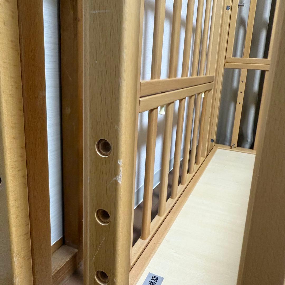 ヤマサキ　ツーオープンベビーベッド　b-side