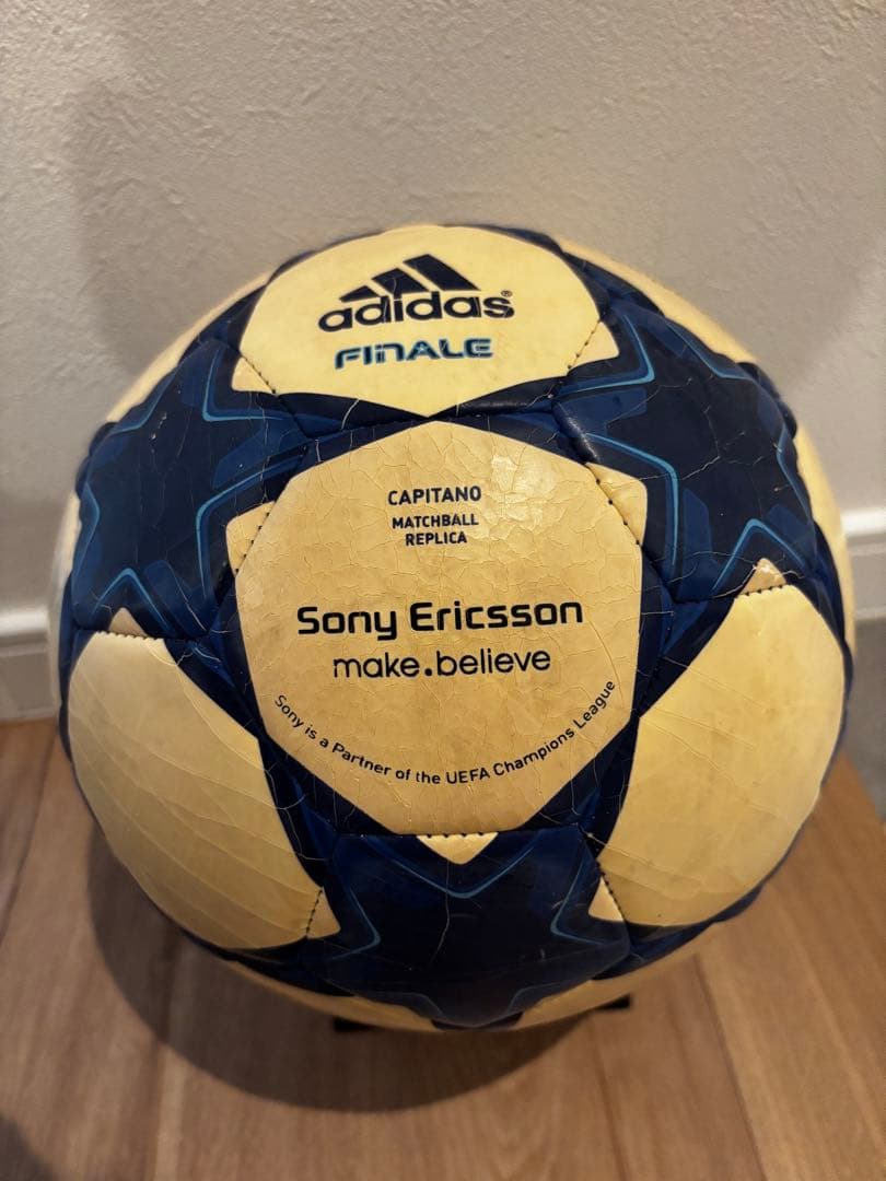 adidas Finale Capitan サッカーボール5号ボールスタンド付