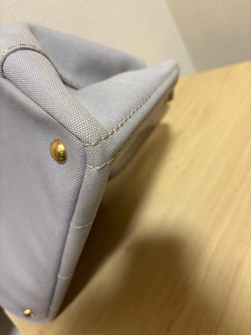 PRADA グレー ショルダーバッグ